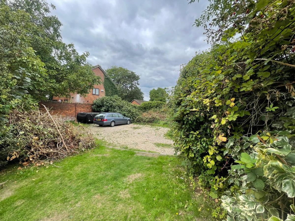Perfect For Large Family & Friends, Free Parking, Games Villa Reading Exterior photo