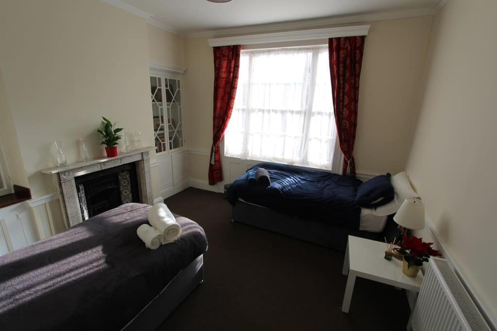 Perfect For Large Family & Friends, Free Parking, Games Villa Reading Exterior photo