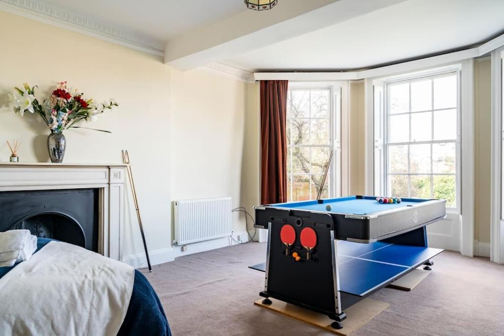 Perfect For Large Family & Friends, Free Parking, Games Villa Reading Exterior photo