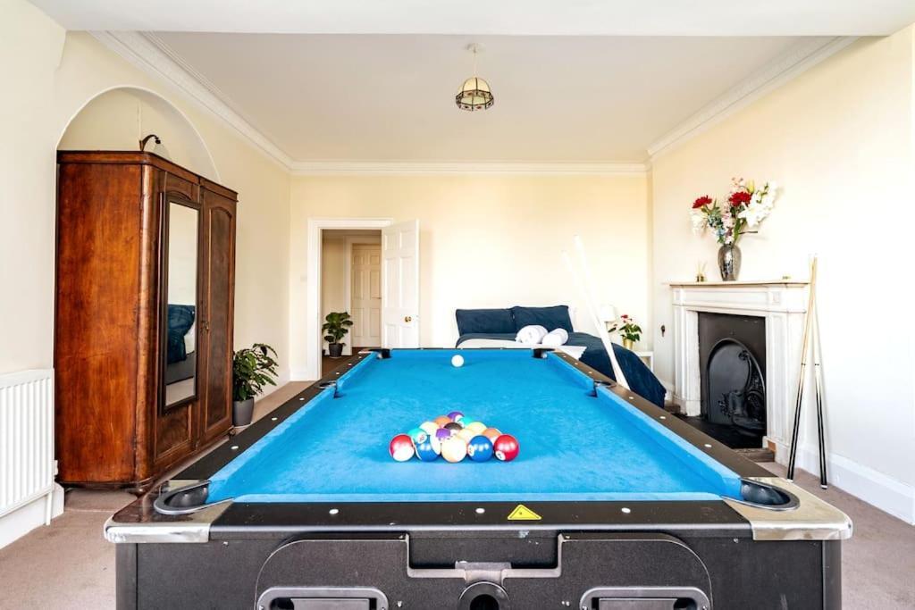 Perfect For Large Family & Friends, Free Parking, Games Villa Reading Exterior photo